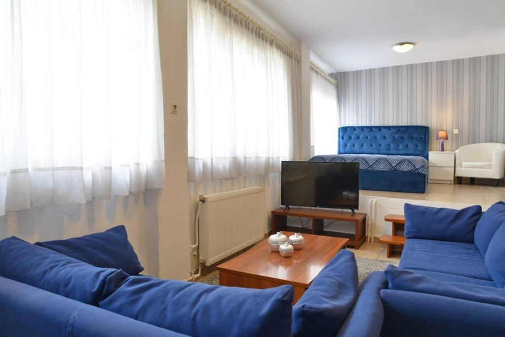 A Modern Bright Studio In The Center Of Kastoria Exterior photo